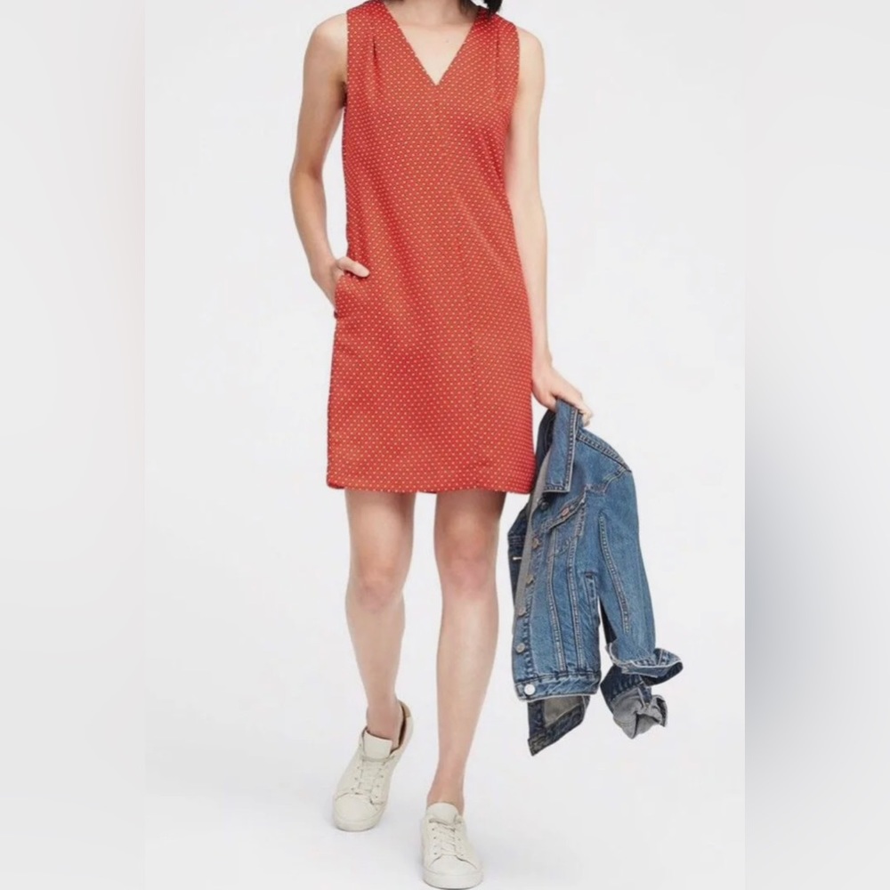 BANANA REPUBLIC // V-NECK SLEEVELESS SHIFT MINI, RED DRESS // SIZE 0